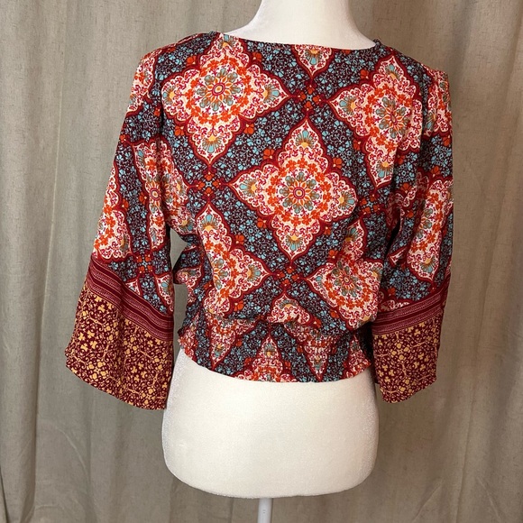 TWINE & STRING Cropped Boho Retro Top with bell Sleeves size Medium - Picture 11 of 11